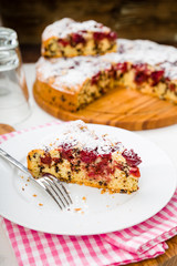 Kirschkuchen mit Puderzucker