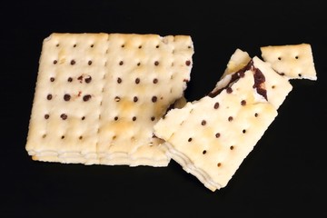 チョコクリームサンドクラッカー
