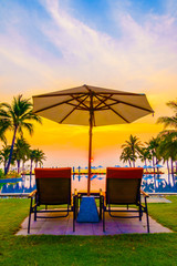 Obraz premium Umbrella and chair