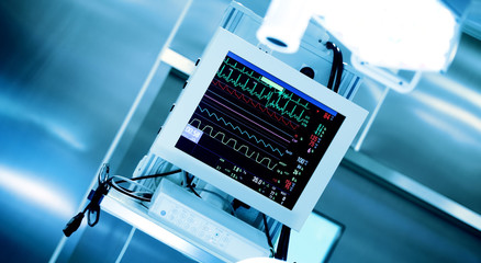Monitoring of the patient's heart during surgery