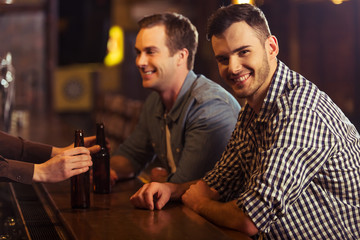 Men in pub