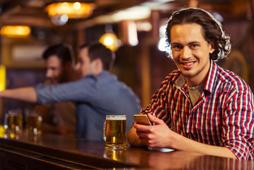 Men in pub