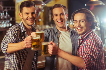 Men in pub