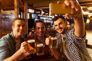 Men in pub