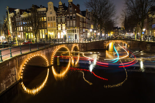 Bridges at the Leidsegracht and Keizersgracht canals intersectio