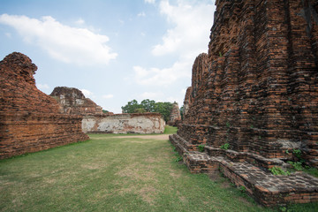 タイ・アユタヤの遺跡群