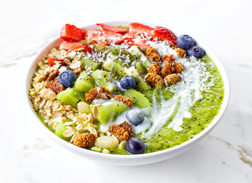 breakfast smoothie bowl