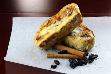 Puff pastry cinnamon raisin