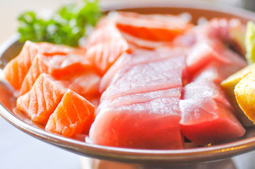 raw salmon and raw tuna sashimi