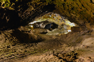 Tunnel de lave de Sao Vincente à Madere