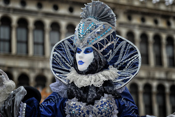 Fototapeta na wymiar costume carnaval de Venise