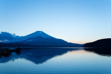 Fototapeta na wymiar Mt Fuji and Lake Yamanaka