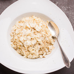 Vialone Nano Risotto Reis mit gehobelten Käse