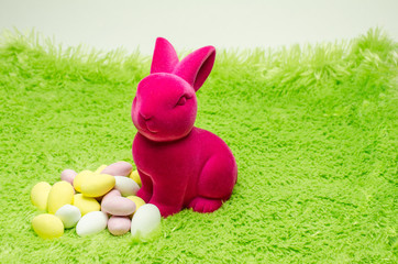 Rosa Osterhase mit Nest
