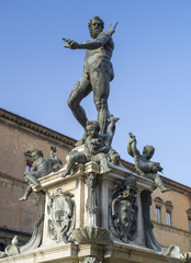 Obraz premium monument of Neptune under sky in Bologna in Italy