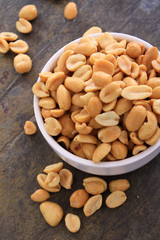 dry roasted peanut snack