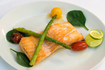 Salmon fillet with vegetables