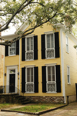 front view of ancient house in Charleston city