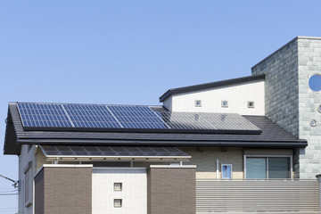 住宅　ソーラーパネル　施工例