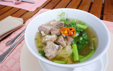 wonton with pork rips soup