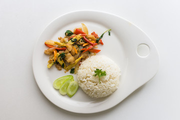 Thai stir fried chicken and basil with rice Easy to find in Thai