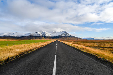 Fototapeta premium Empty road in early winter of Iceland