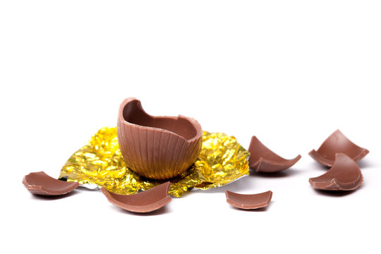 Broken Chocolate Egg PNG Clipart​  Gallery Yopriceville - High-Quality  Free Images and Transparent PNG Clipart