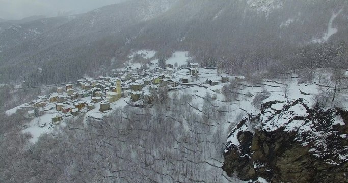 Aerial 4k - Valmalenco (IT) - Chiesa Valmalenco/Primolo- Part 3