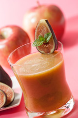 Fig and apple smoothie