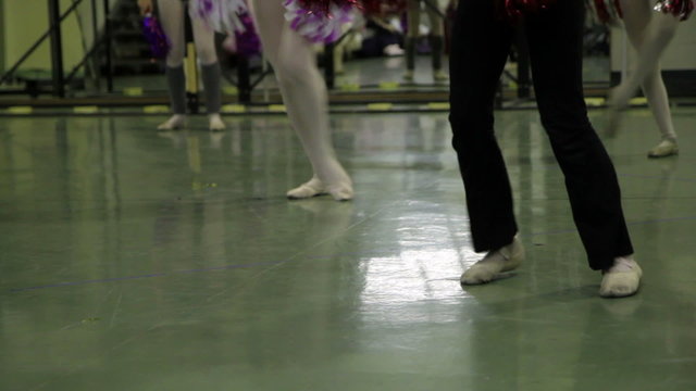 dance school, girls who try choreography of a ballet