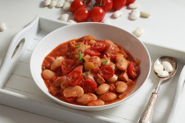 dish of stewed beans 