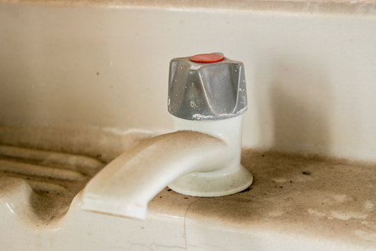 Alter DDR Wasserhahn