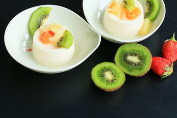 tasty kiwi fruit pudding