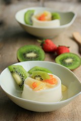 tasty kiwi fruit pudding