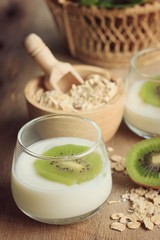 yogurt smoothie fresh kiwi