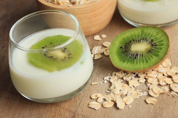 yogurt smoothie fresh kiwi