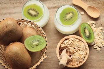 yogurt smoothie fresh kiwi