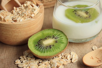 yogurt smoothie fresh kiwi