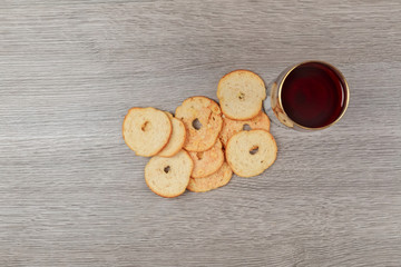 Crackers in wooden basket