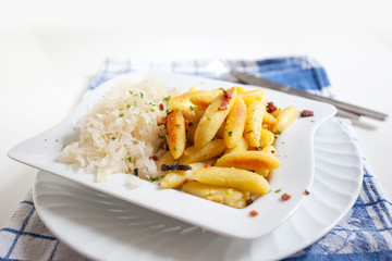 Schupfnudeln mit Speck und Sauerkraut