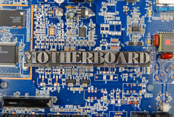 motherboard / caracteres d'imprimerie en plomb 