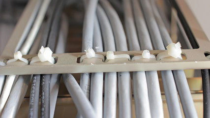 Laying on UTP cable ladders