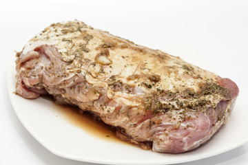 Lomo de cerdo crudo aliñado