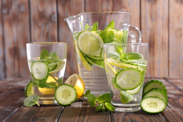 Fototapeta premium detox water with lemon and cucumber