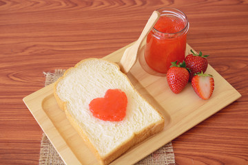 Strawberry jam with bread 