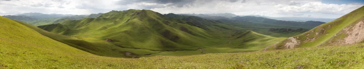Poster groene bergen - Oost-Tibet - provincie Qinghai - China © Daniel Prudek