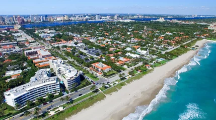 Schilderijen op glas Coastline of Palm Beach, aerial view of Florida © jovannig