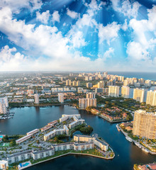 Obraz premium Helicopter sunset view of Miami Beach, Florida