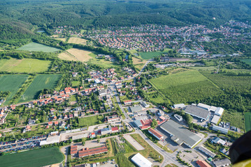 Luftbild von der Stadt Rieder und Gernrode am Harz