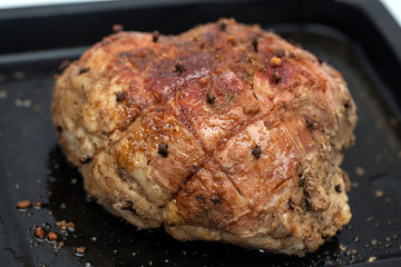 Pernil de cerdo horneado